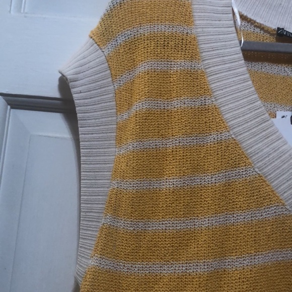 ZARA knit sleeveless oversized knit V- neck top stripes yellow size small - Picture 3 of 7